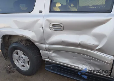 2004 Chevrolet Suburban 1500 Lt z USA, uszkodzony, nr VIN 3GNFK16Z54G294701